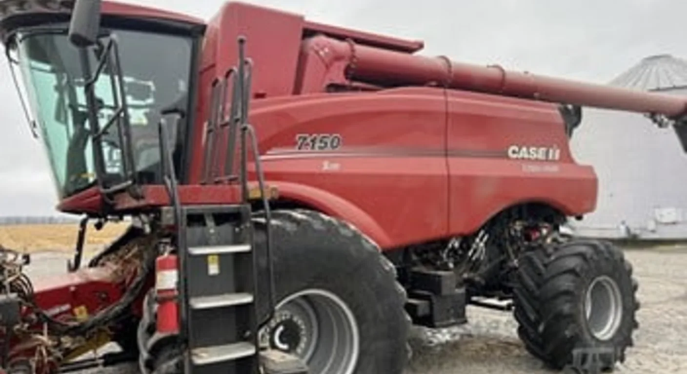 Case IH Axial-Flow 7150 · 2.450 horas · cabezal incluido